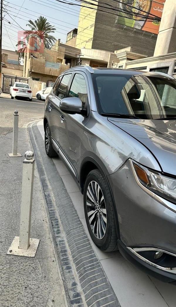 ميتسوبيشي اوتلاندر 2020 للبيع في العراق -  بغداد